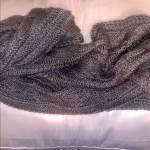 Knitted scarf